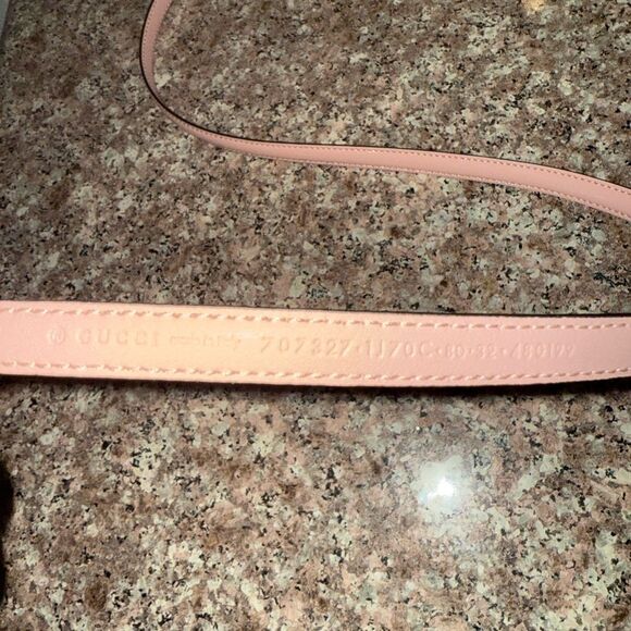 Brand new Gucci Pink thin Leather Belt comes with box and dustbag size 80 - Picture 5 of 13